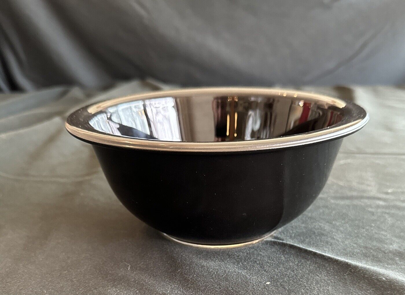 Vintage Corning/Pyrex Black Clear Bottom 1 QT/1L Mixing Bowl #322