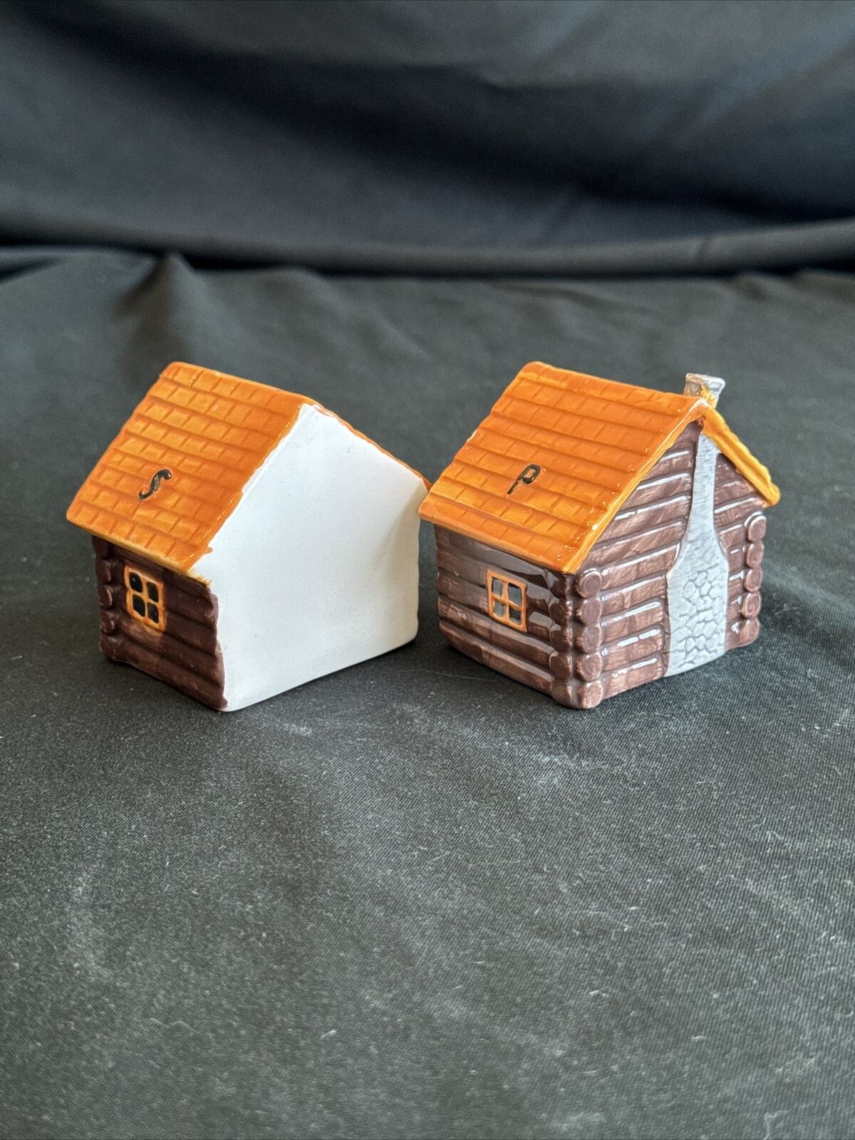 Log Cabin Salt And Pepper Shaker Woodland Camping Lodge