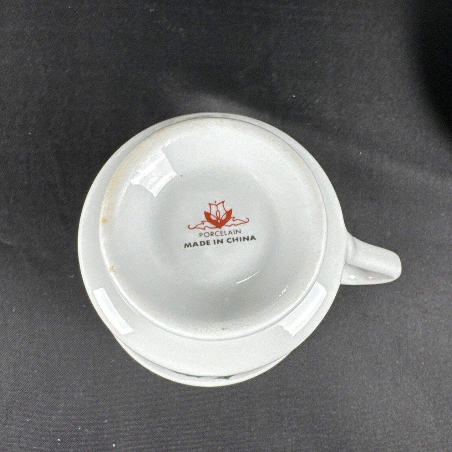 Set Of 8 Cups And Saucers White Porcelain Set Green Holly Leaves Red Berries