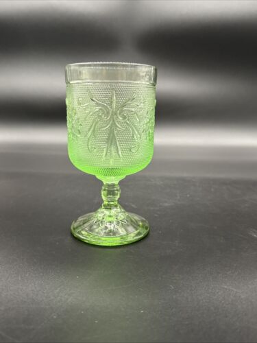 Tiara Sandwich Light Green (Chantilly Green) 5-5/8" Table Wine Glass