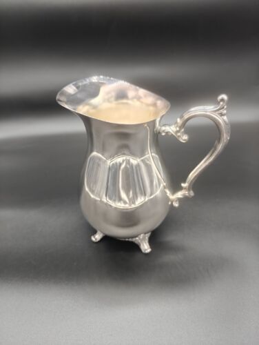 Vintage Wm Rogers 817 Silver Plate Footed Beverage Water Pitcher with Ice Guard