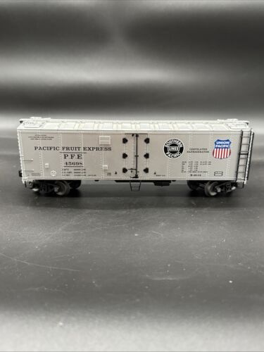 Lionel 6-17380 O Gauge Pacific Fruit Express Steel-Sided Refrigerator Car #45698