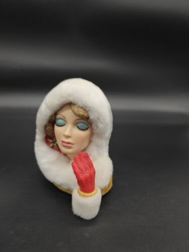 Cameo Girls Head Vase Eve 1962 Sleigh Ride LV-066 285/1500