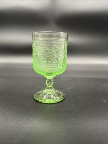 Tiara Sandwich Light Green (Chantilly Green) 5-5/8" Table Wine Glass