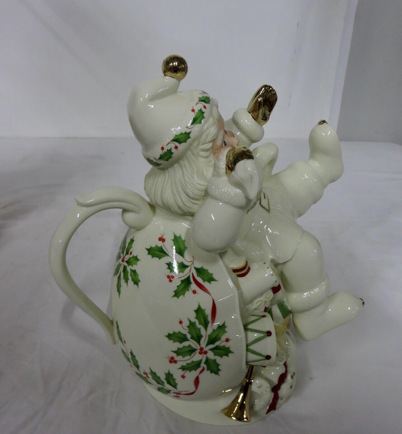 Lenox Vintage Holiday Santa Collection 1999 Ice Skating Santa Porcelain Teapot