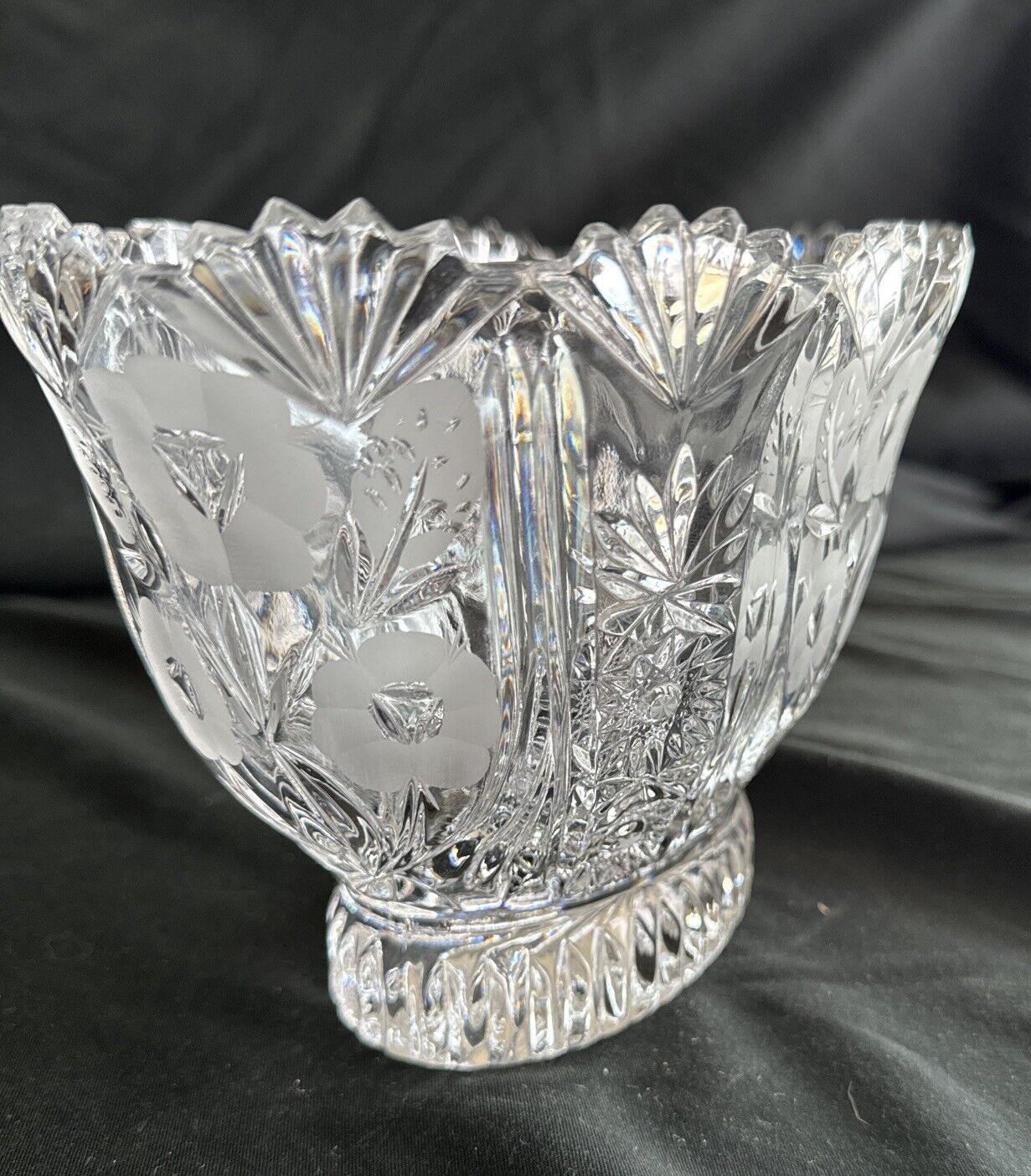 Shannon “Designs of Ireland” 24% Leaded Crystal Floral Bowl, Oval