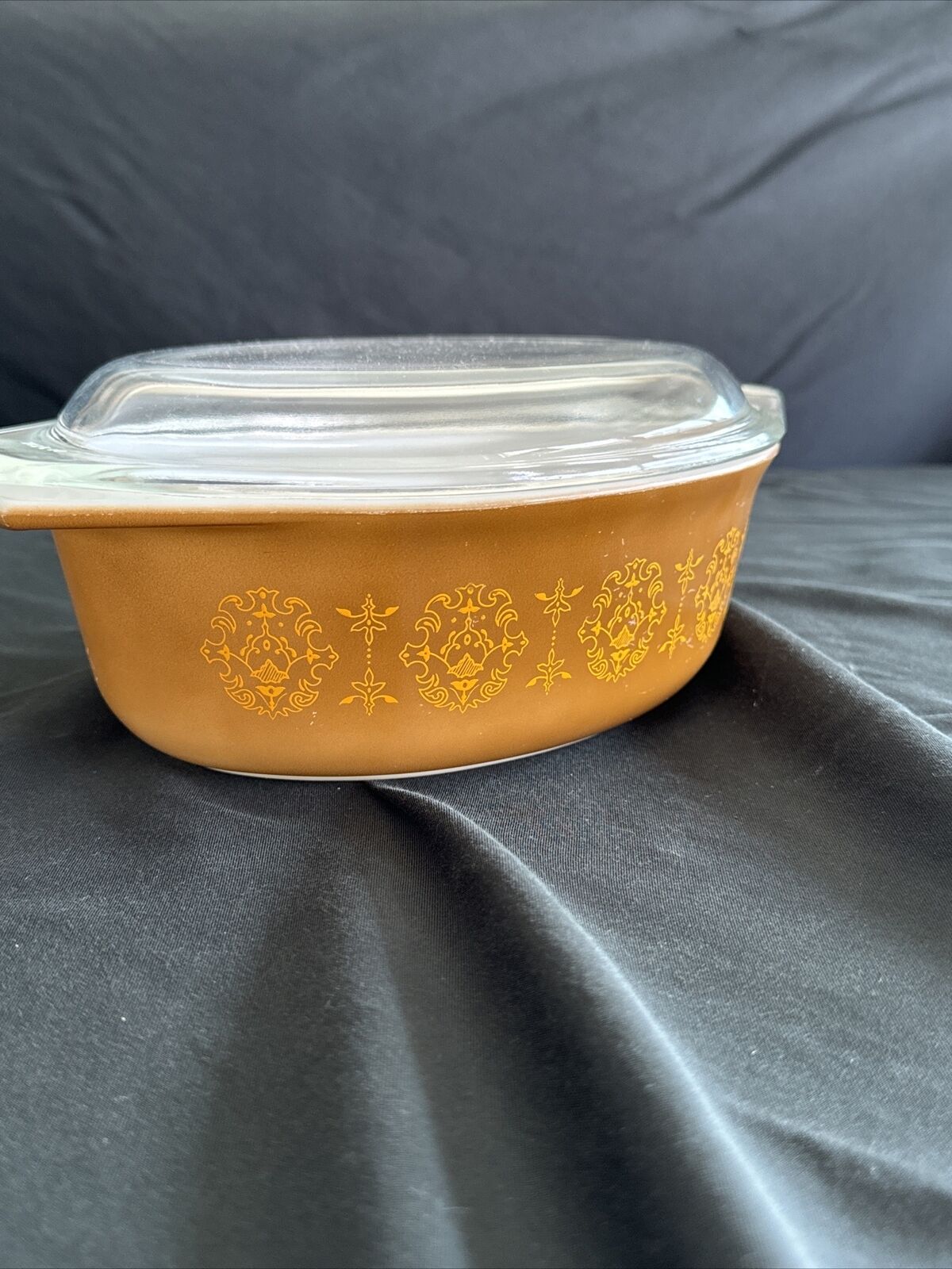 Pyrex Regency 1 1/2 Qt Oval Casserole Dish With Lid Brown/Gold