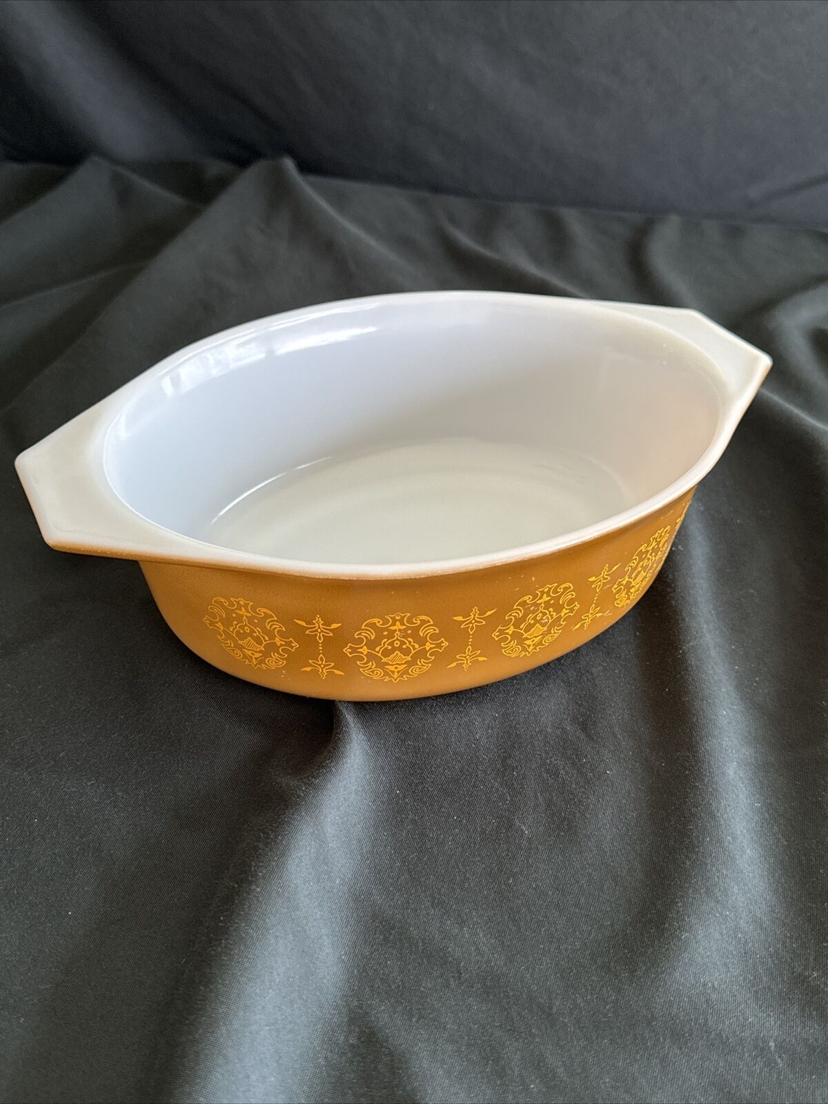 Pyrex Regency 1 1/2 Qt Oval Casserole Dish With Lid Brown/Gold